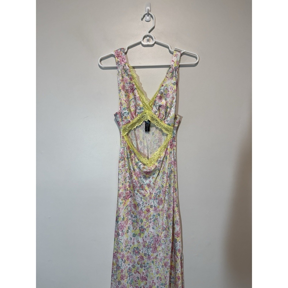 Beach Riot Kimi Cut-Out Slit V-Neck Dress in Forget Me Not Floral Lace Trim Smal - Picture 4 of 11